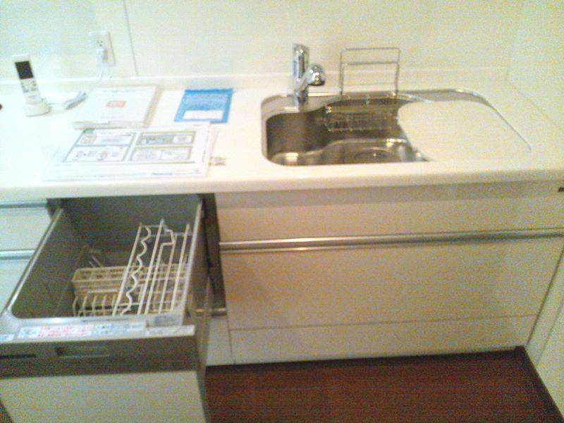 Kitchen. 4 Building room photo, Dishwasher and integrated water purifier ・ Eco Jaws also standard construction! 