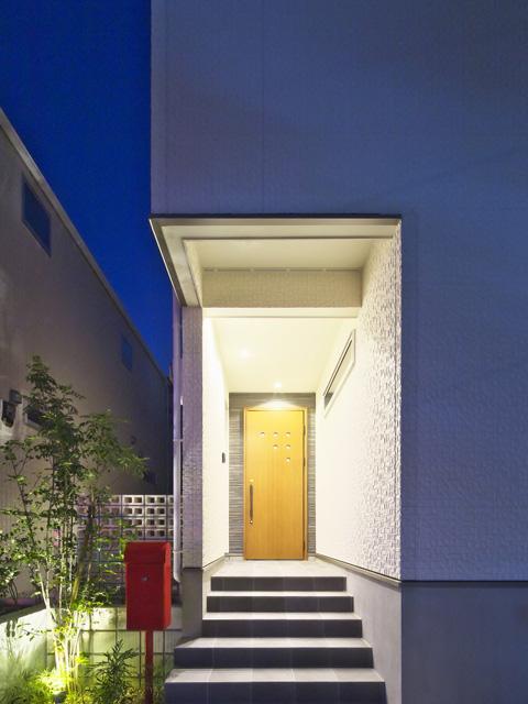 Entrance. Entrance is such a design want to brag and pull the eye call with your friends. Because to demonstrate firmly personality even in a simple, It will also be exciting fun when away from home to go home.