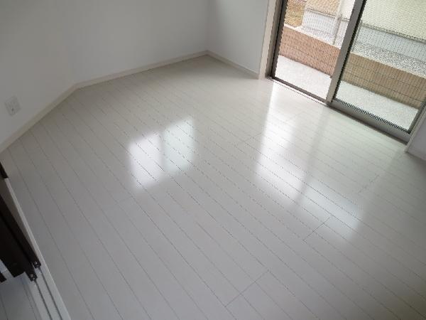 Non-living room. 1F Western 5.8 Pledge.