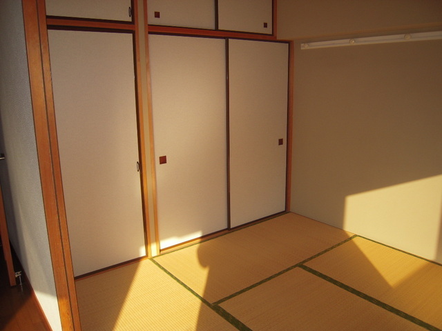 Other room space. 6 Pledge of Japanese-style rooms