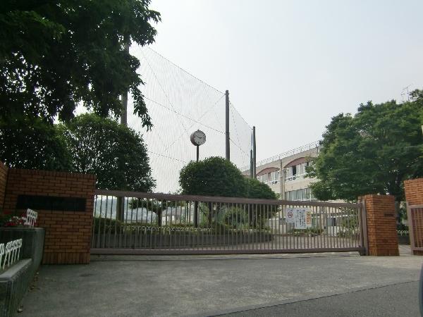 Junior high school. Kinteichu to school 400m Kawasaki City "Kinteichu school"