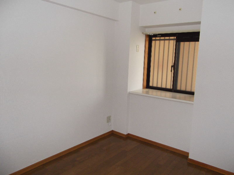 Other room space. Storeroom 5.7 Pledge