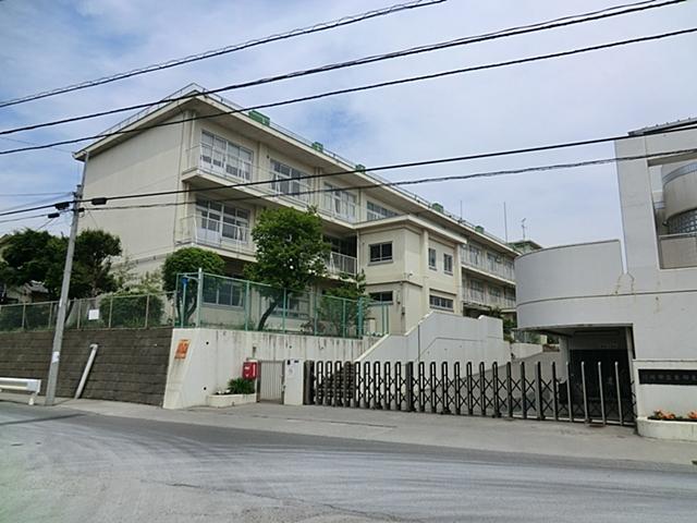 Primary school. 999m to Kawasaki Tatsuhigashi Kakio Elementary School