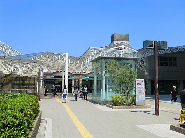 station. ShinYuri months is the way of a 14-minute walk up to 1120m development city to hill stations "ShinYurikeoka Station"