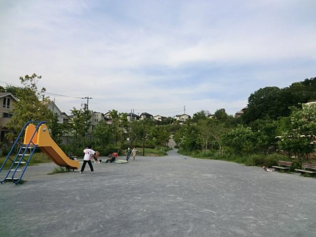park. Manpukuji until the hill park of forest crowded with 195m cheerful children!