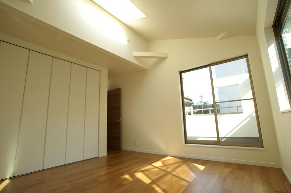 Non-living room. Indoor (11 May 2013) Shooting