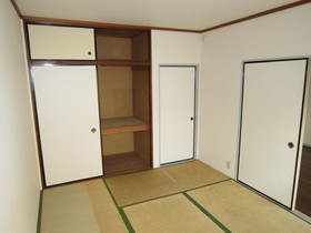 Living and room. 1F Japanese-style room 6 quires Tatami is replaced by the new