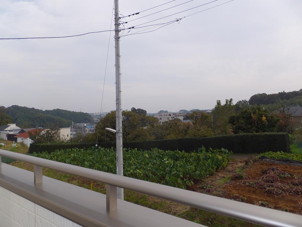 View photos from the dwelling unit. Local (12 May 2013) Shooting