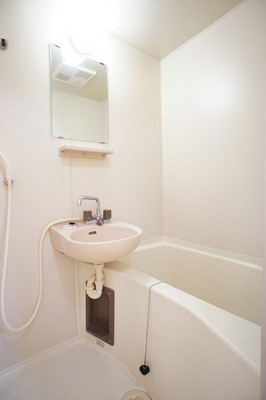 Bath. Since the bus toilet by Guests can indulge in a leisurely healing bath time.