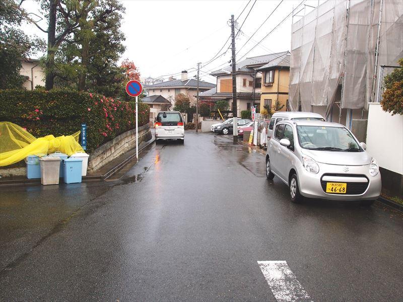 Local photos, including front road. Local (12 May 2013) Shooting