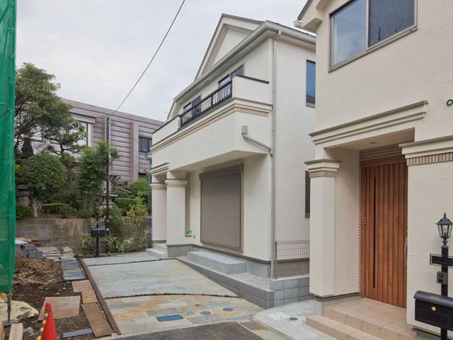 Local appearance photo. 11 Building 4LDK + There is attic storage LDK is spacious 18 Pledge