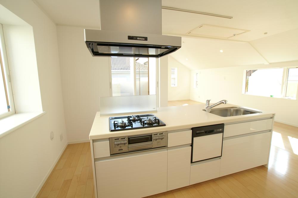 Kitchen. Room (May 2013) Shooting