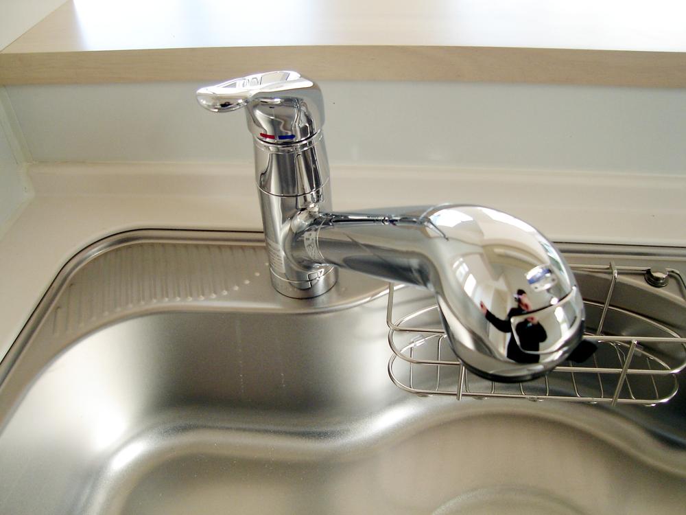 Other Equipment. kitchen, Water purifier is refreshing sink built. Easy to clean because the shower faucet