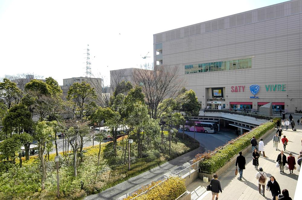 Supermarket. Vivre is the location of the few cinemas in the 745m Kawasaki city to