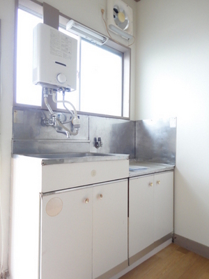 Kitchen. Is a convenient two-burner stove installation Allowed kitchen towards the self-catering school.