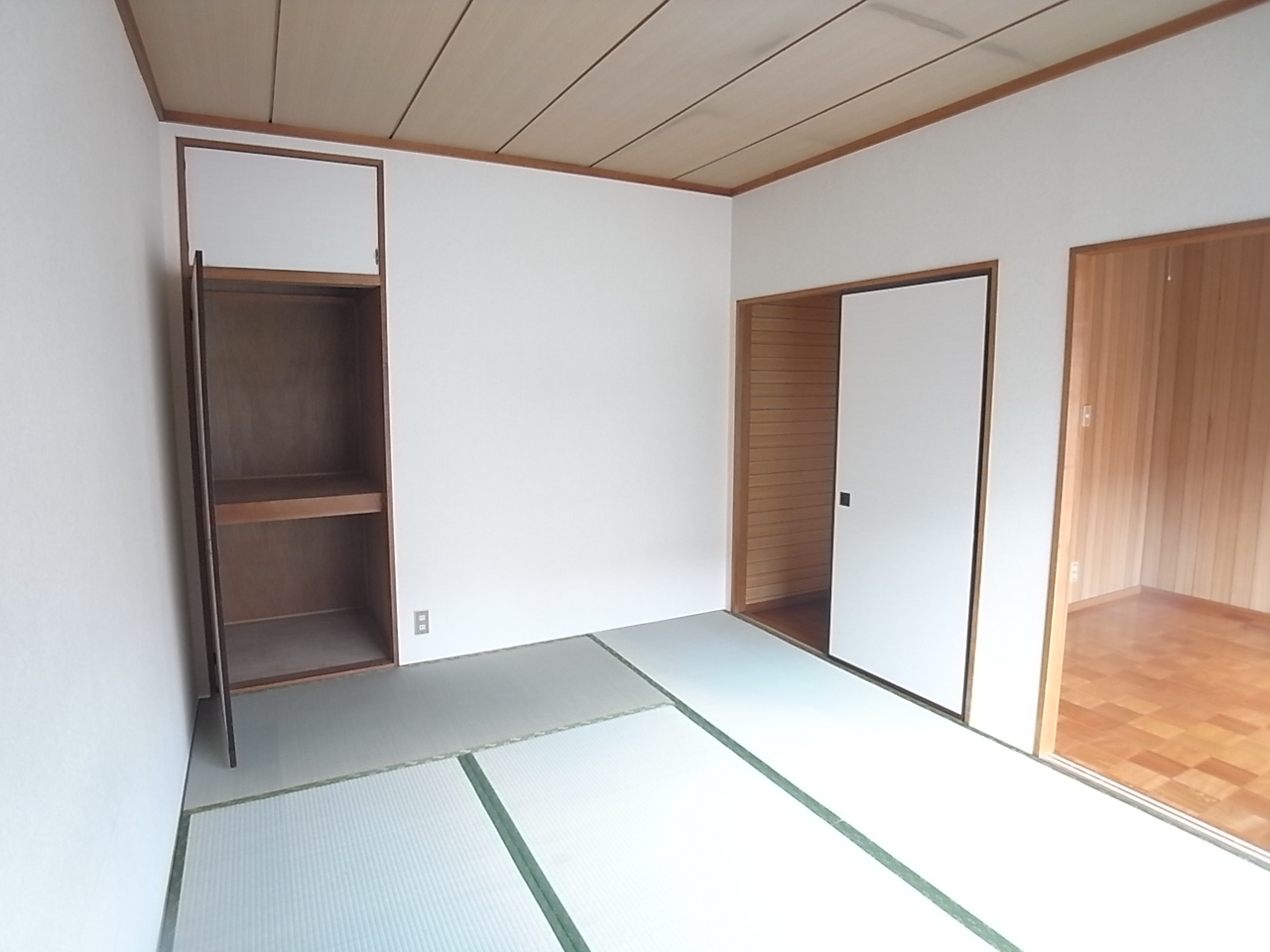 Other room space. Second floor south Japanese-style room (6 quires)