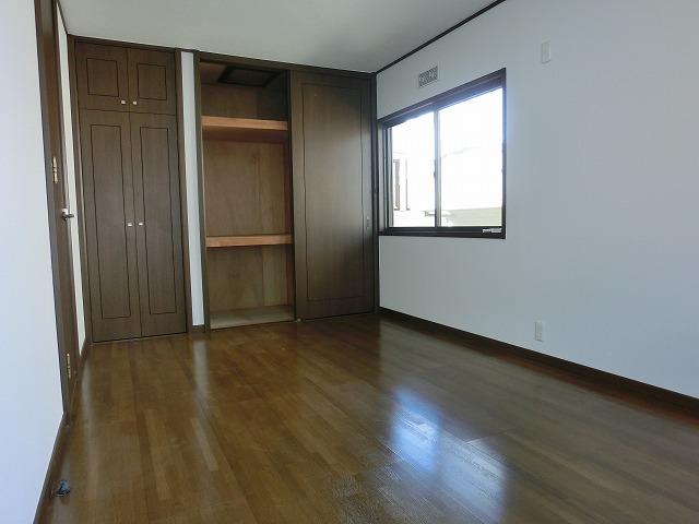 Non-living room. Bright room.