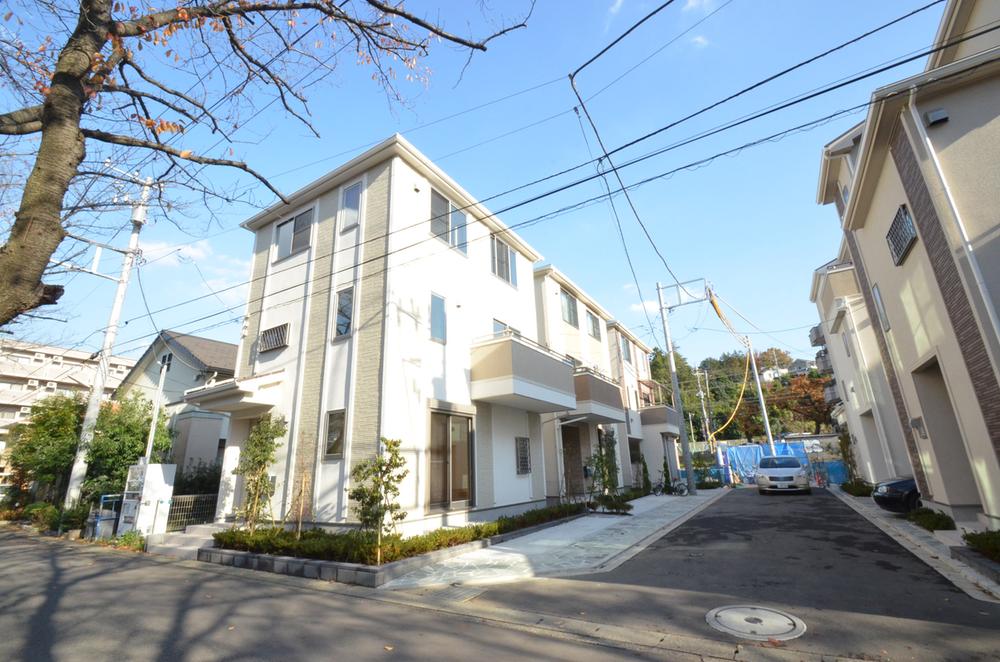 Local appearance photo. Corner lot It is also open feeling enough day ☆