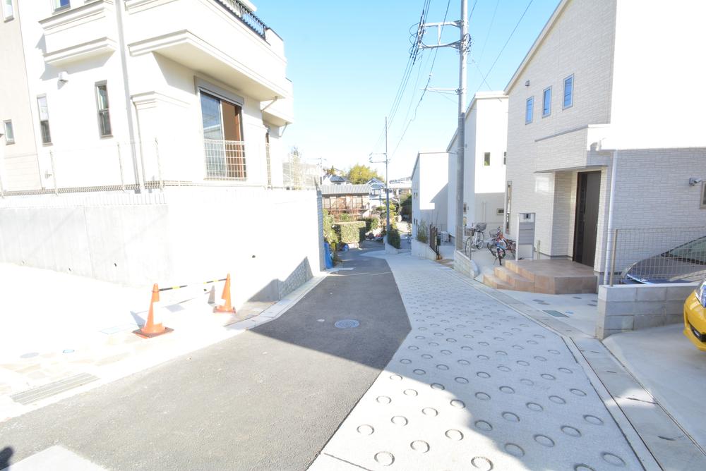 Local photos, including front road. Local (12 May 2013) Shooting