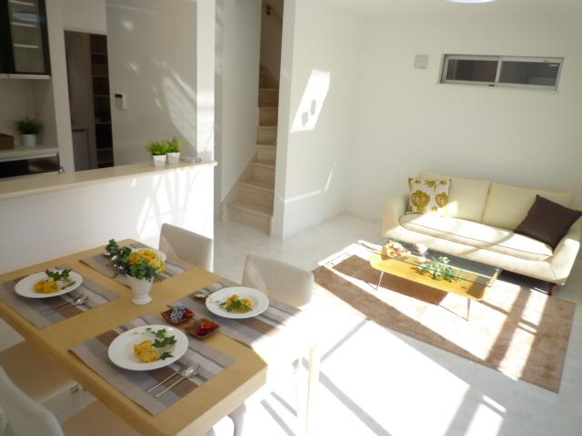 Living. Please feel the sun hit us in the field