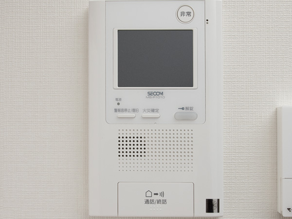 Security.  [Intercom with color monitor (base unit)] You can unlock after confirming with the video and audio at the entrance and dwelling unit before the visitor.