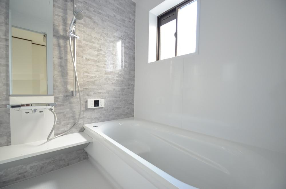 Bathroom. Bathing is also replaced with a new one ☆