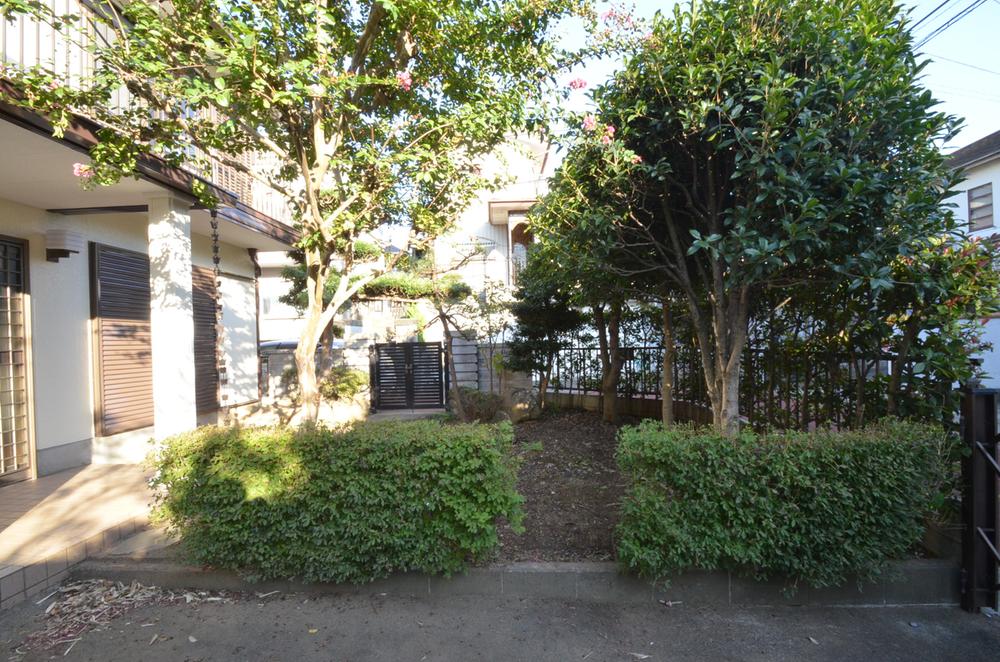 Garden. Spacious garden, It can also be enjoyed home garden planting flowers ☆