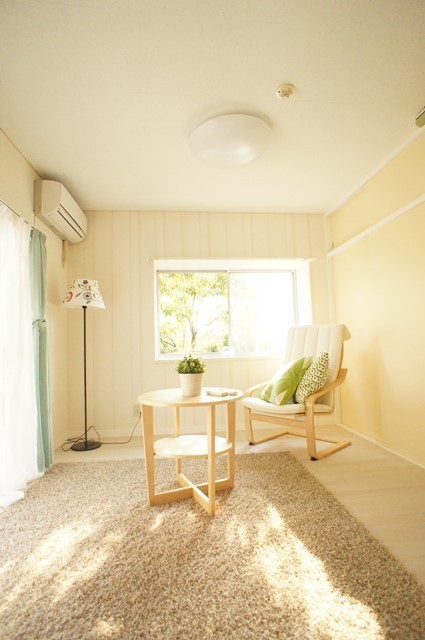 Living and room. Cushion floor in which the white tones are clean and soft atmosphere