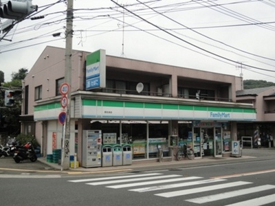 Convenience store. 1070m to Family Mart (convenience store)