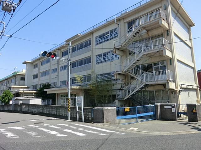 Primary school. 570m to Kawasaki Minami Yuri Elementary School