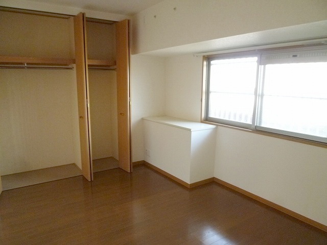 Other room space.  ☆ Flooring of Western-style ☆