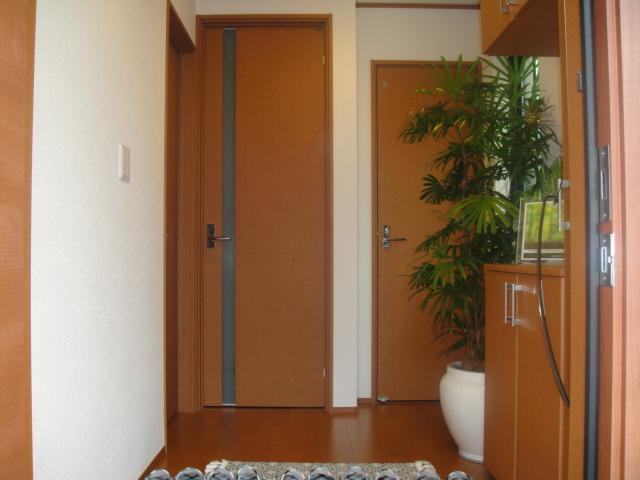 Entrance. Local (10 May 2013) Shooting