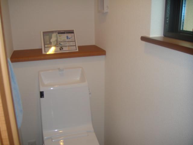 Toilet. Indoor (10 May 2013) Shooting