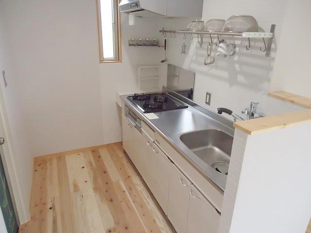 Kitchen. Easy-to-use kitchen.