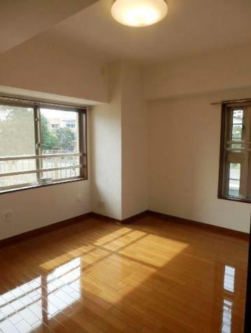 Non-living room. Western-style 7 Pledge