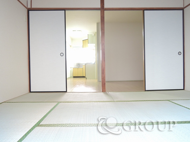 Other room space. Japanese-style room to settle