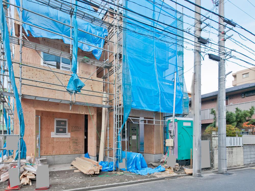 Local appearance photo. Local (12 May 2013) Shooting