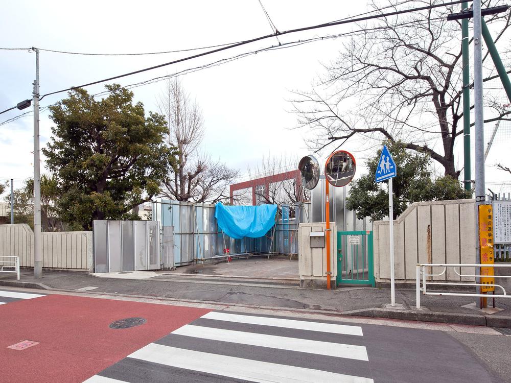 Primary school. 846m to the Kawasaki Municipal Daishi Elementary School