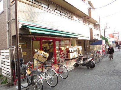 Supermarket. Maibasuketto Kyomachi 1-chome to (super) 447m