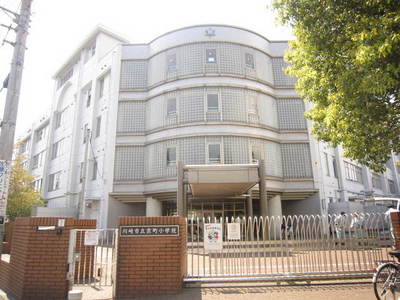 Primary school. 674m to the Kawasaki Municipal Kyomachi elementary school (elementary school)