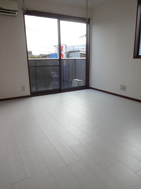 Living and room. Popular white flooring!