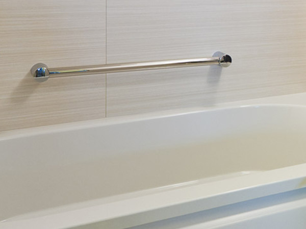Bathing-wash room.  [Bathroom handrail] Gently support the rise of the action, The bathroom handrail to reduce the burden on the waist and legs have been established two.