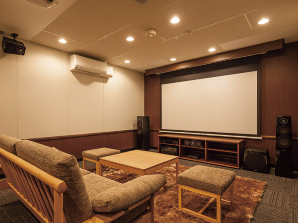 Shared facilities.  [Theater room to enjoy video and music that is powerful] Theater room with a large screen. Please use the beginning various gatherings movies ornamental Board. You can enjoy video and music that is powerful. (Paid)