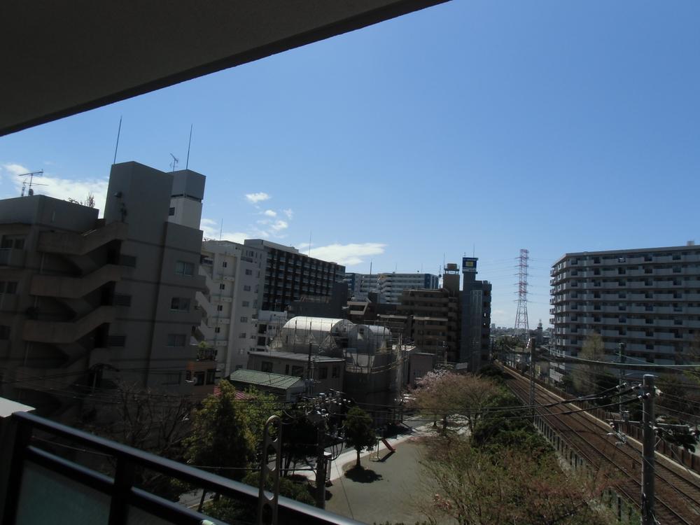 View photos from the dwelling unit. View from local (April 2013) Shooting