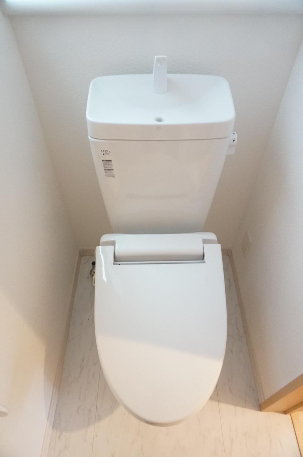 Toilet. 3rd floor Comfortable with Washlet