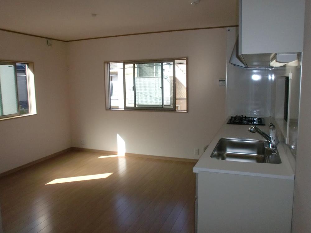 Kitchen. Room (August 2013) Shooting LDK is also bright.