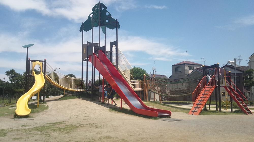 park. Play equipment are a lot of the installed Oda park a 5-minute walk