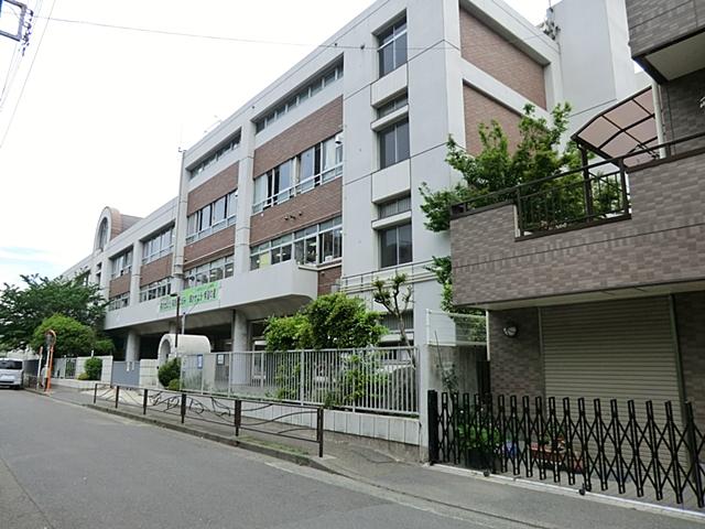 Primary school. 850m to Kawasaki City Sakura Elementary School