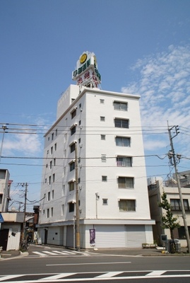 Building appearance. This apartment is located within walking distance of the popular Kawasaki Station