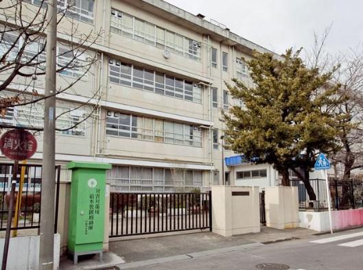 Junior high school. 372m to the Kawasaki Municipal Watarida junior high school